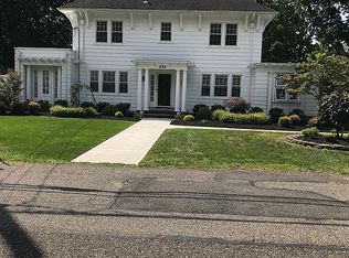 330 Franklin Rd, North Brunswick, NJ 08902