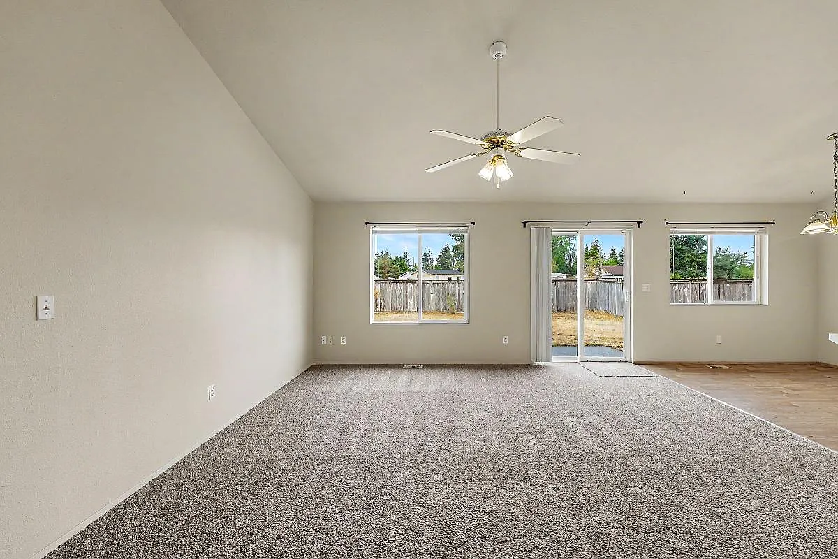 3 bed, 1204 sqft, $2,450 — Photo 3