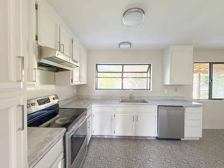 118 Meadowlark Way — Photo 9