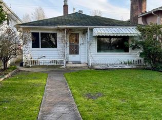 5324 Rhodes St, Vancouver, BC V5R3N8