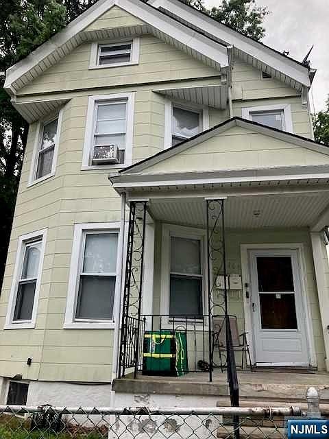 1st image of 165 Brighton Ave