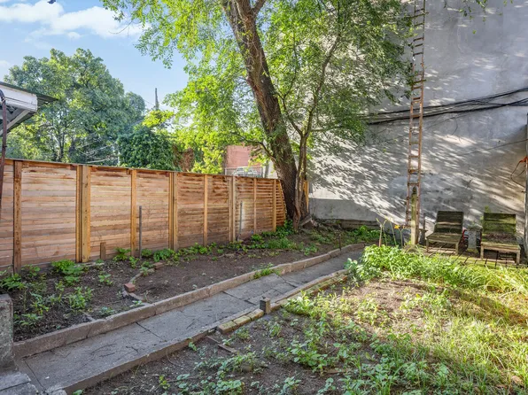 411 Union Street image 18 of 20