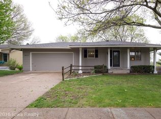 1411 E Clinton Ave, Indianola, IA 50125