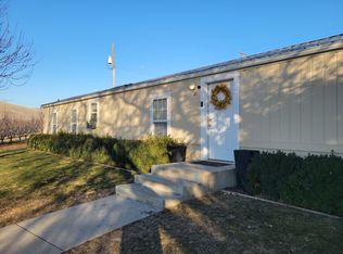 21 Henderson Rd, Wapato, WA 98951