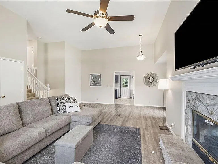 14709 Goodman St — Photo 4