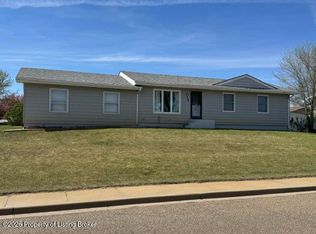 315 Spruce St, Dickinson, ND 58601