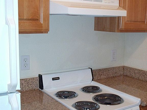 4th image of 29626 Red Oak Ct APT 20