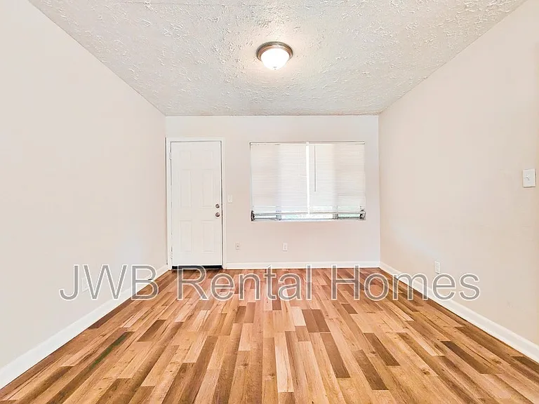 2321 Kinwood Ave — Photo 4