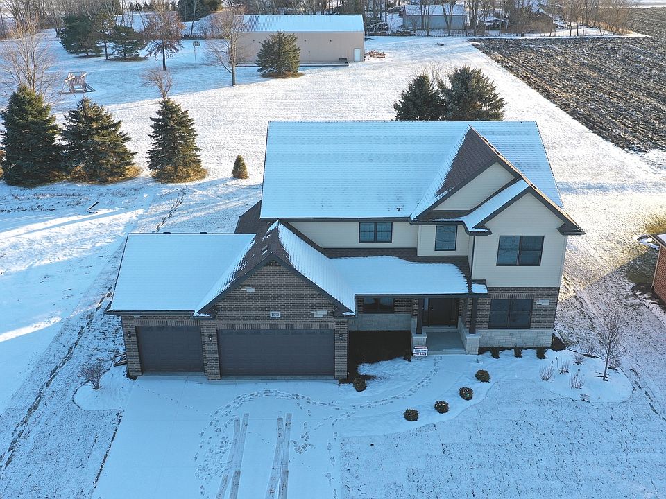 1st image of 1090 Stacey Dr