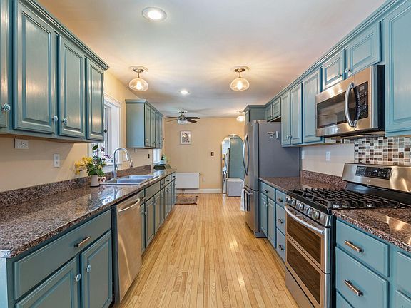 3rd image of 18 Glenview Road