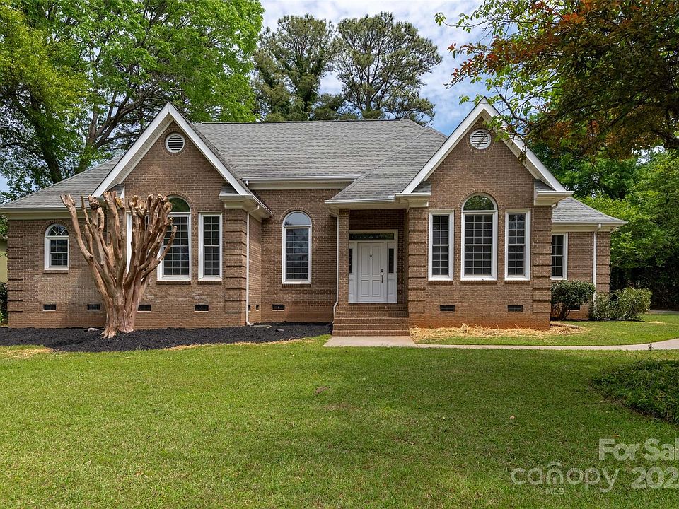 1st image of 1675 Huntcliff Dr