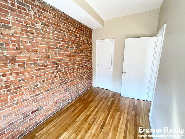 671 Massachusetts Ave #4 — Photo 7