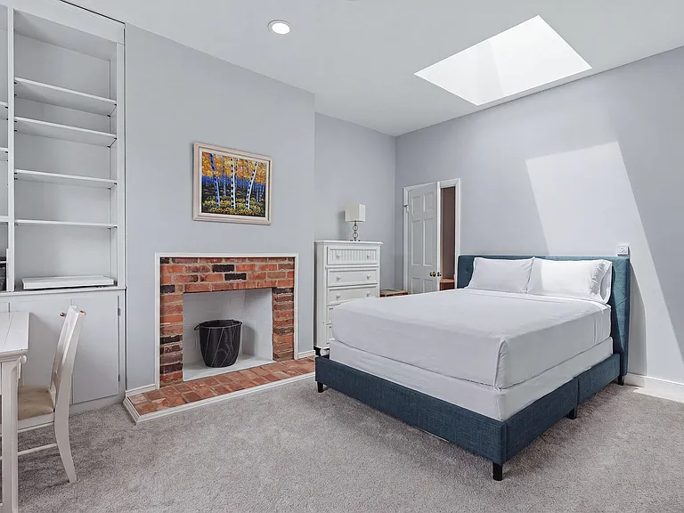 404 N Shields Ave — Photo 22