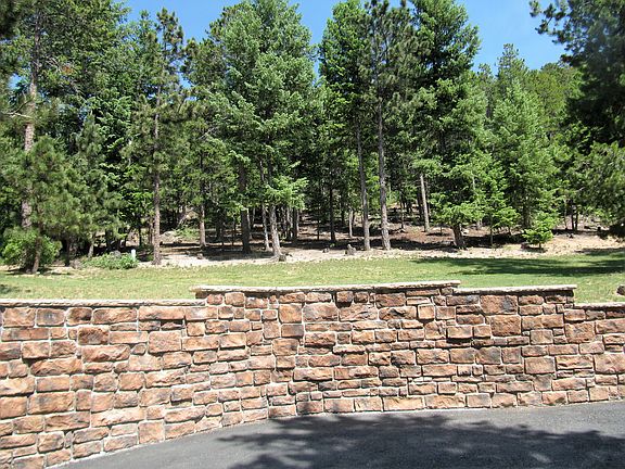 Driveway Entrance - Stone Wa