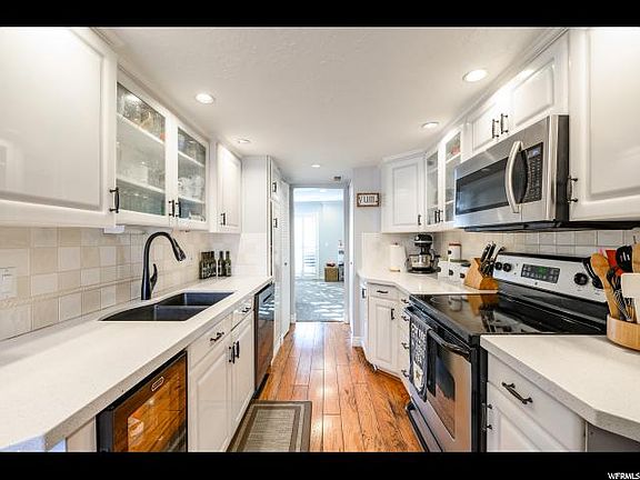 3rd image of 4632 Woodduck Ln