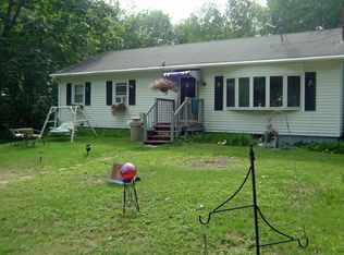 25 Kelley Rd, Pittston, ME 04345