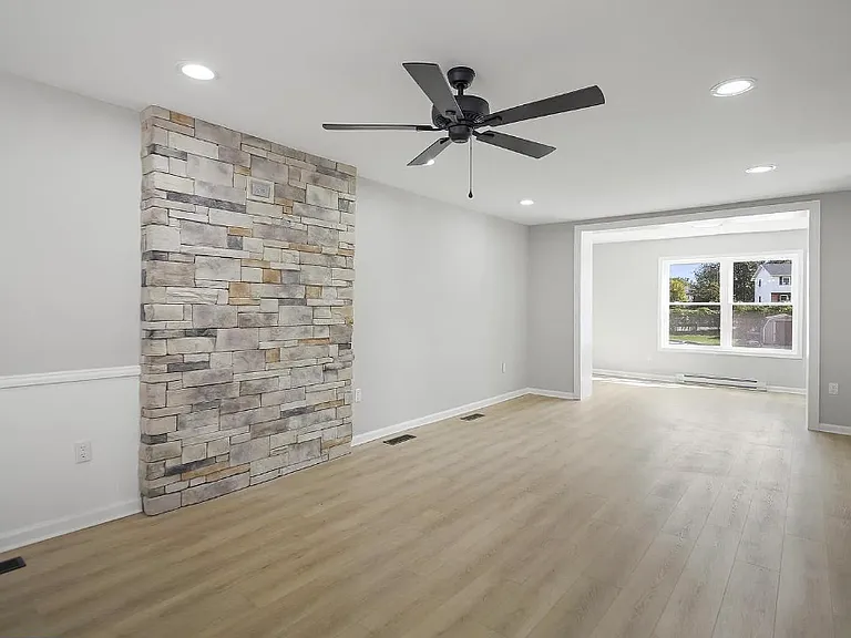 837 Virginia Ave — Photo 1