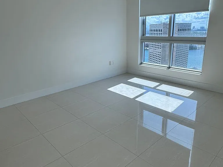 300 S Biscayne Blvd #3212 — Photo 4