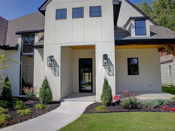 2nd image of 211 E 34th St