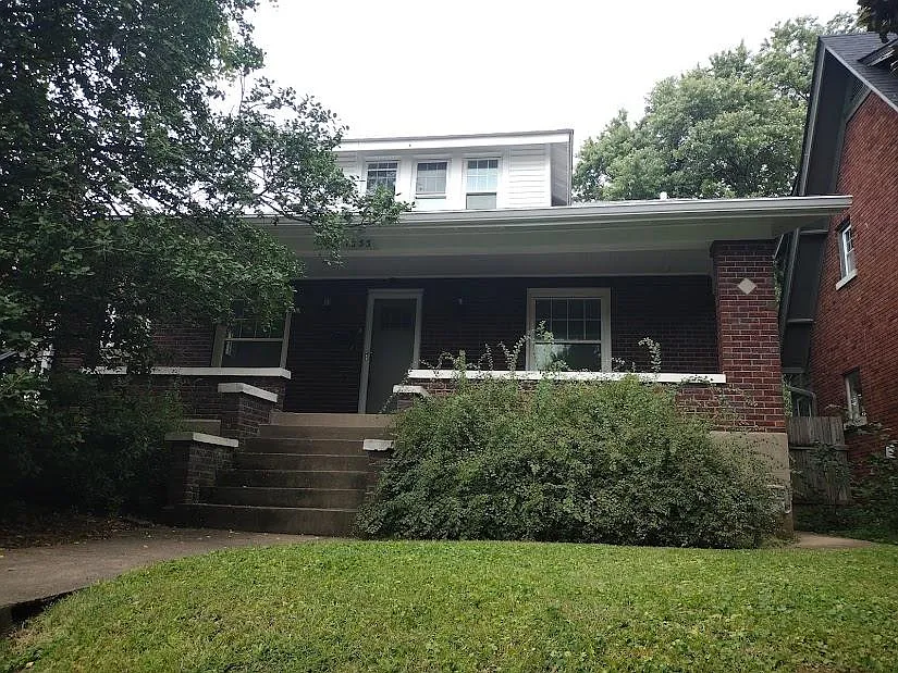 Front view of home