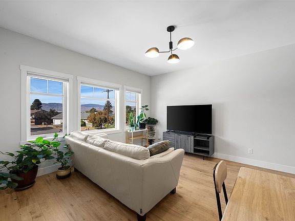 5th image of 321 Centre Ave #102