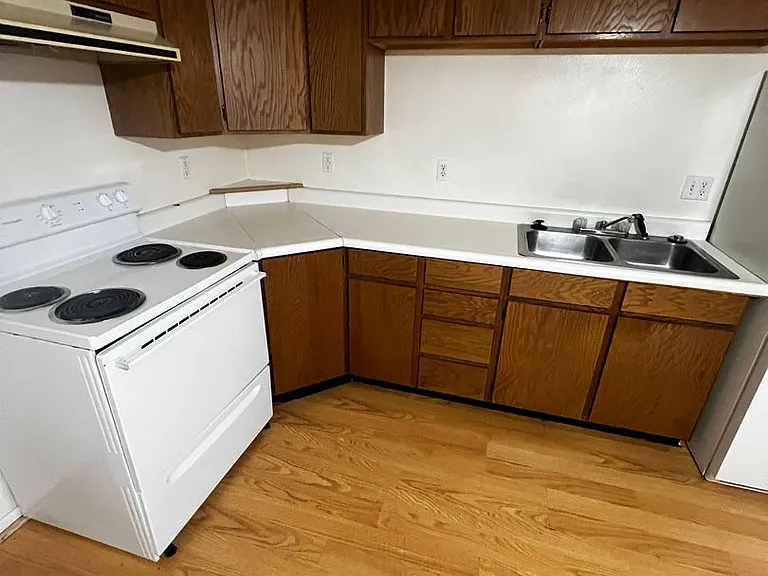322 E Whitman St — Photo 2
