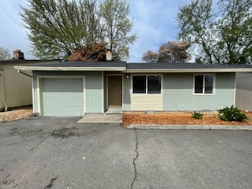 1st image of 928 NE 21st Ave