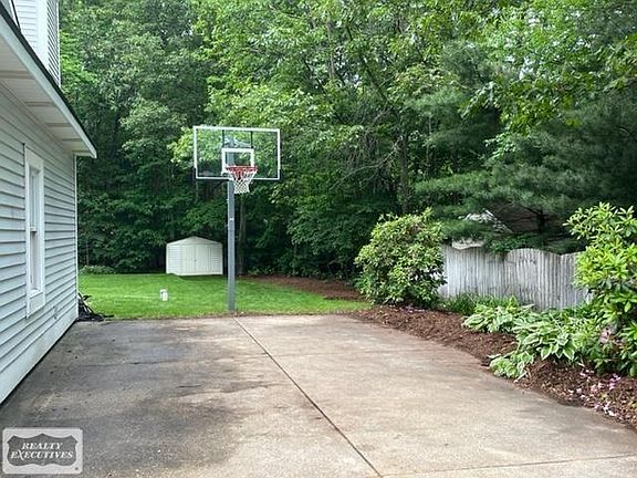 5th image of 13777 Forest Park Dr