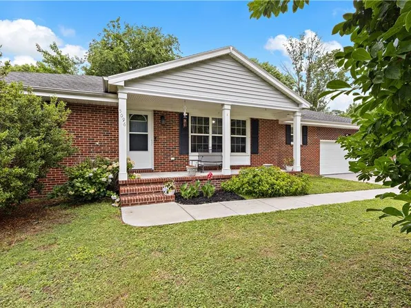 5096 Rochelle Rd, Virginia Beach, VA 23464
