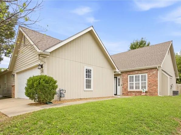3514 Field Stone Ct, Lawrence, KS 66049