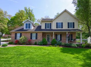 700 Stonecrest Dr, New Holland, PA 17557