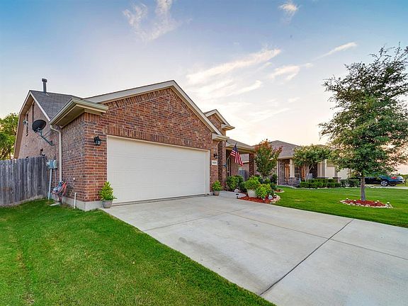 4th image of 6021 Comanche Peak Dr