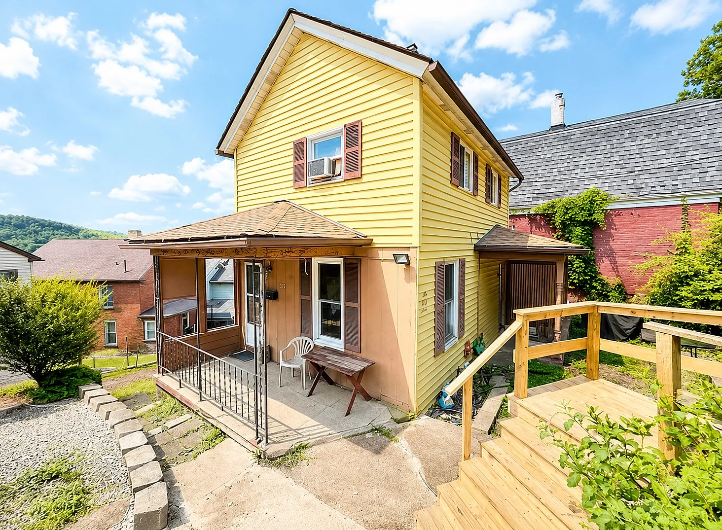 2 bed, 704 sqft, $999 — Photo 1