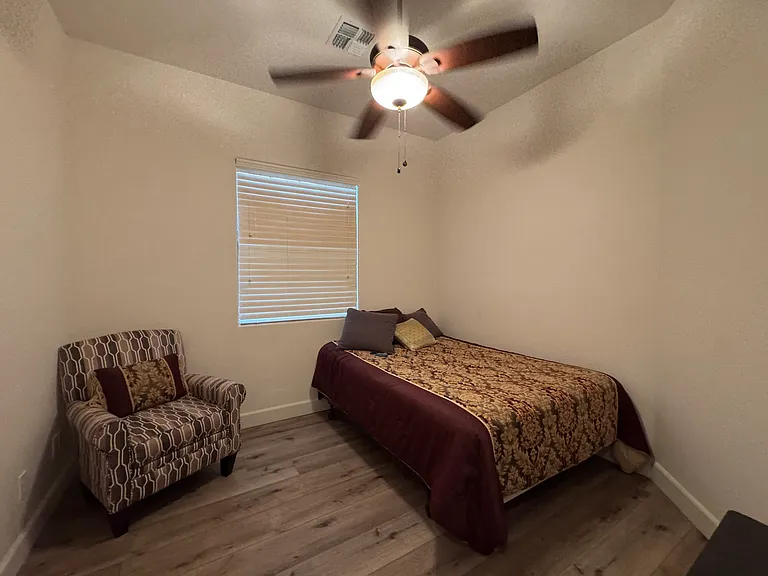 3111 Esmerelda Dr — Photo 32