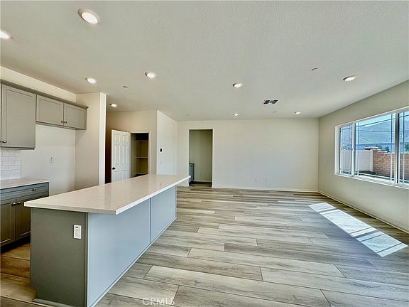 5th image of 19549 Sunkissed Ridge Dr
