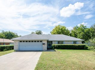 206 S Throckmorton Ave, Kerens, TX 75144