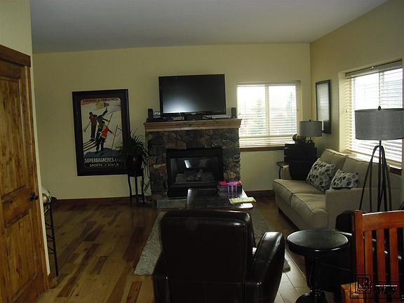 3rd image of 1834 Hunters Ct