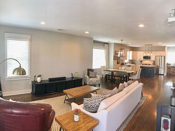 3rd image of 605 Chesterfield Way