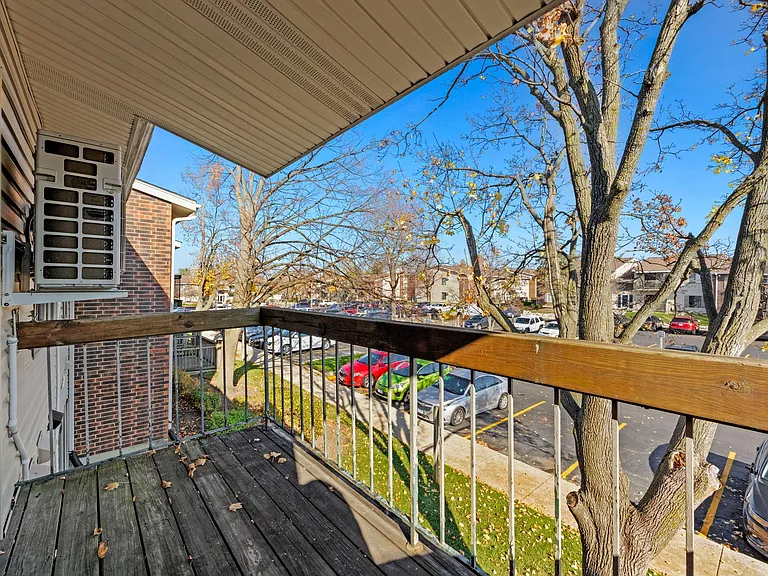 Emerald Court Apartments — Photo 52