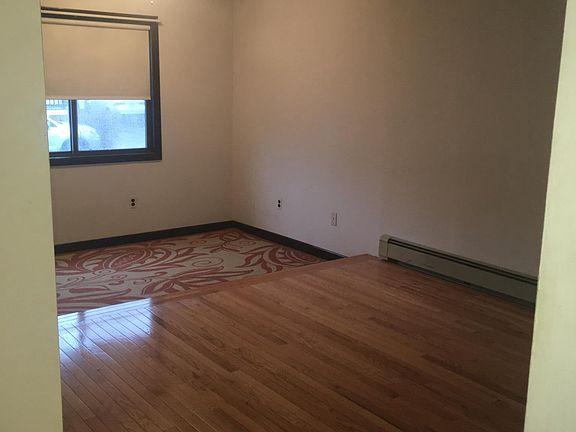 LIVING ROOM 11X17 WITH CEILING FAN 