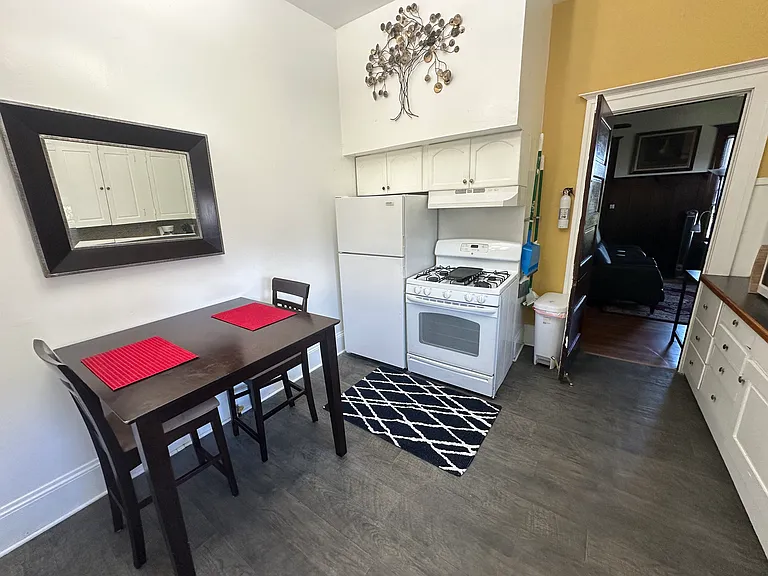 2121 Colby Ave #7 — Photo 12