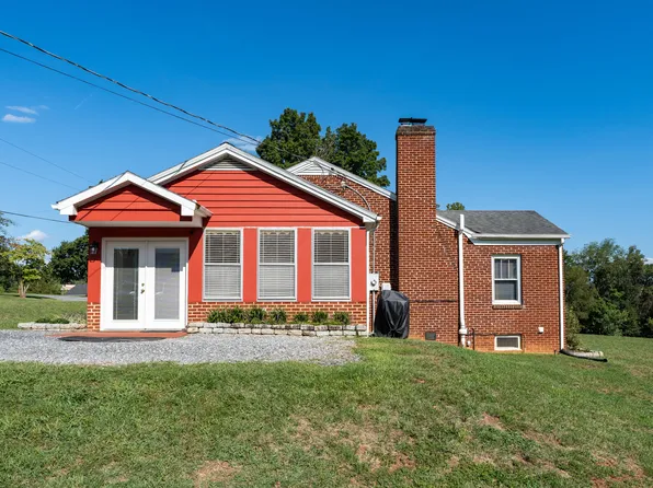 37 Merlin Ln, Lexington, VA 24450