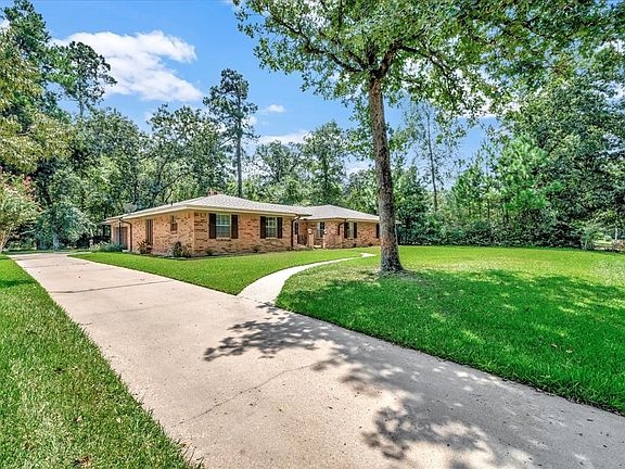 2nd image of 209 Trailwood Cir