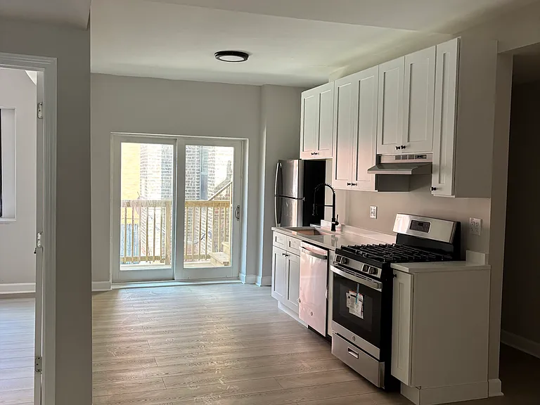 3104 W Douglas Blvd #1W — Photo 3