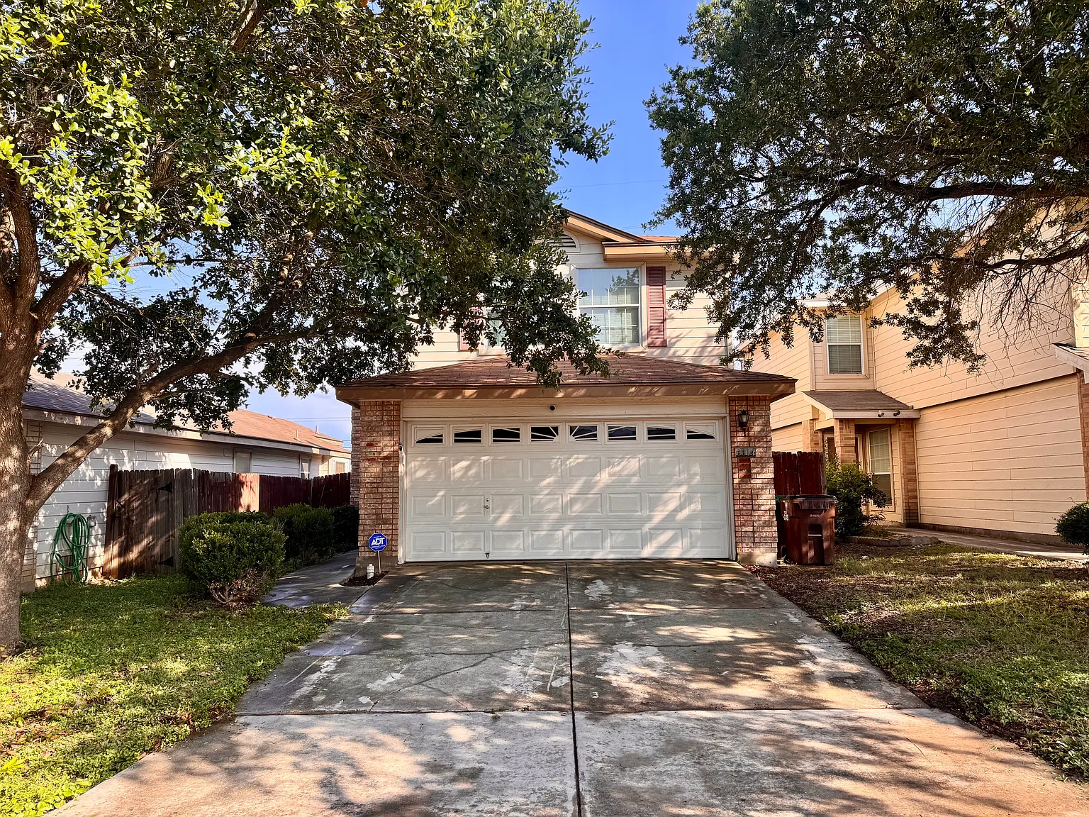 Sandy Point Dr, San Antonio — Photo 2