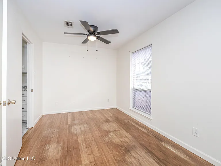 1213 King Henry Dr — Photo 11