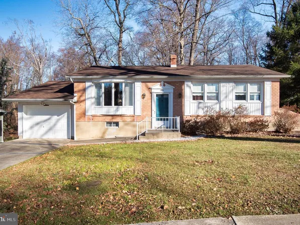 2511 Crossgates Dr, Wilmington, DE 19808