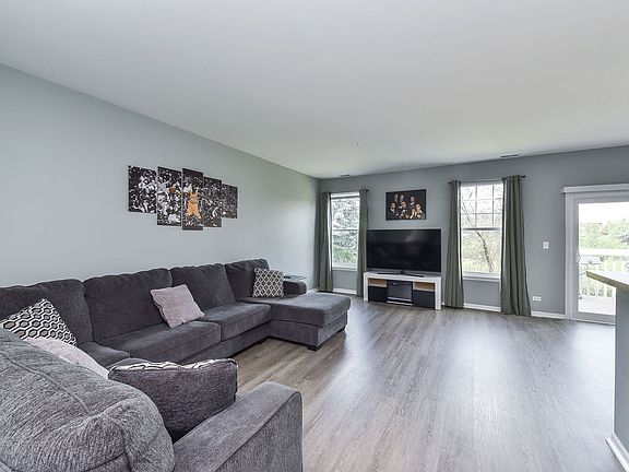 5th image of 41 Johnson Ct #41