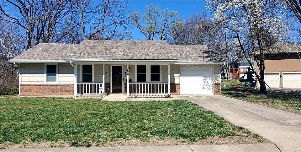 1st image of 530 NE Noeleen Ln