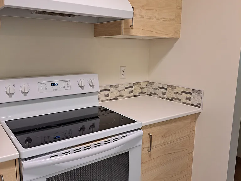 2276 Cowern Pl E — Photo 3